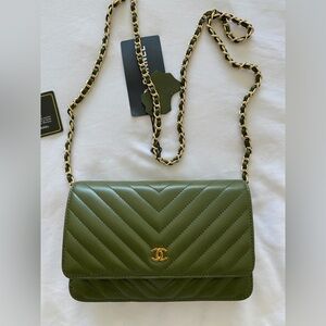 Chevron Pattern Bag with Gold Chain